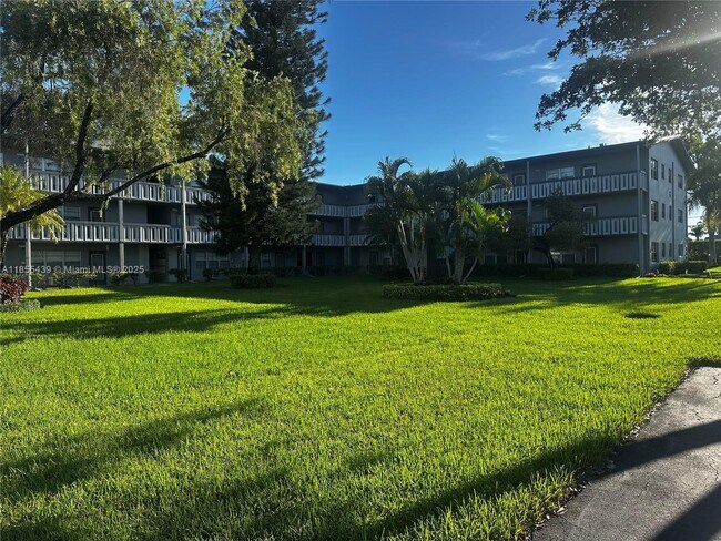 Building Photo - 265 Suffolk F