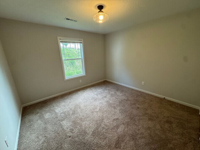 Building Photo - Modern Living on Myrtle Ridge Lane!
