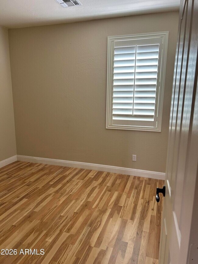 Building Photo - 7024 S Claiborne Ave