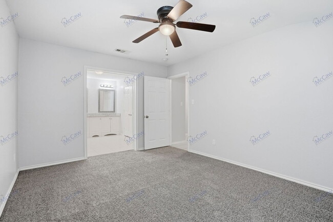 Building Photo - 508 W Lone Star Ave