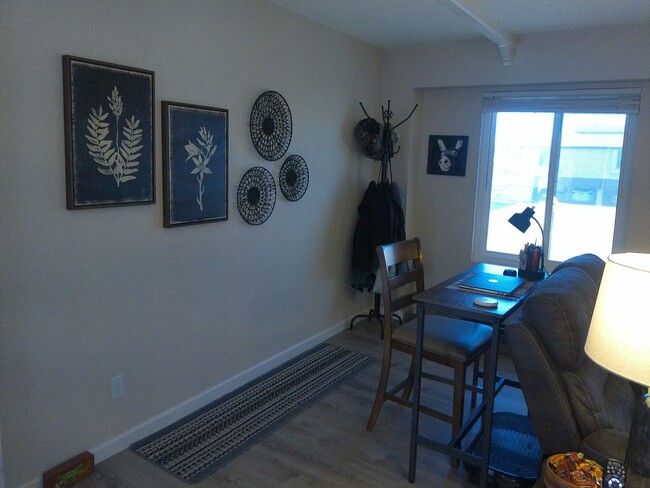 Building Photo - Beautiful updated condo in Los Lagos Upstairs unit. Available March 15 to Dec 31st 2026