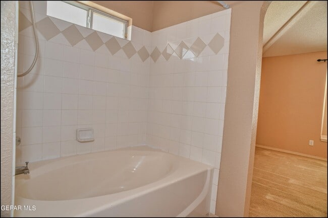 Building Photo - 3140 Tierra Encino Dr