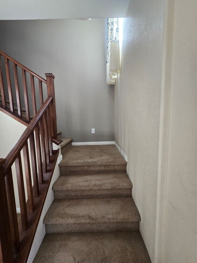 Building Photo - An Amazing 3 Bedroom Home in South East Las Vegas.