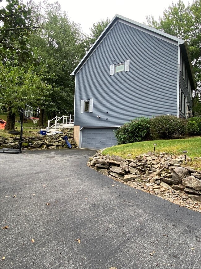 Building Photo - 31 Denman Rd