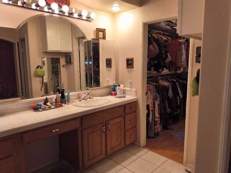 Building Photo - 28409 King Apache Cir