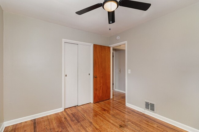 Building Photo - Stunningly Renovated 4 Bedroom 1 Bathroom ...