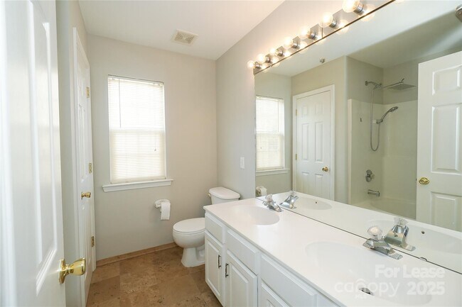 Building Photo - 6824 Southbrook Dr