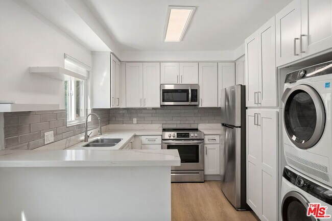 Building Photo - 1208 California Ave