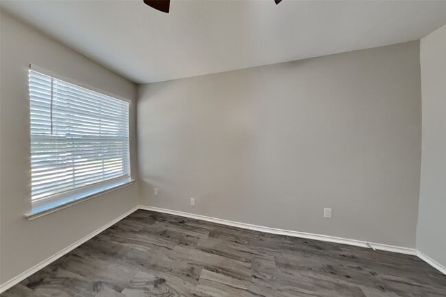 Building Photo - 4023 Sand Ripple Ln