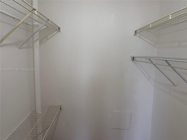 Building Photo - 3330 Pinewalk Dr N