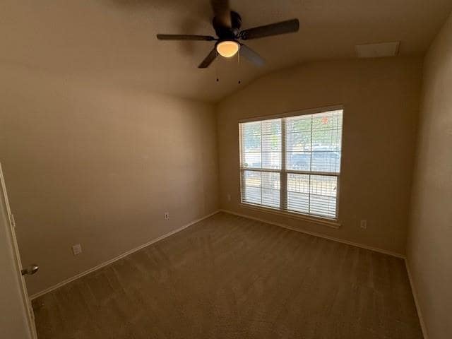 Building Photo - 1215 Logan Dr
