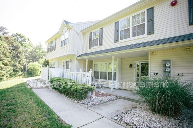 Building Photo - 606 Tanglewood Dr