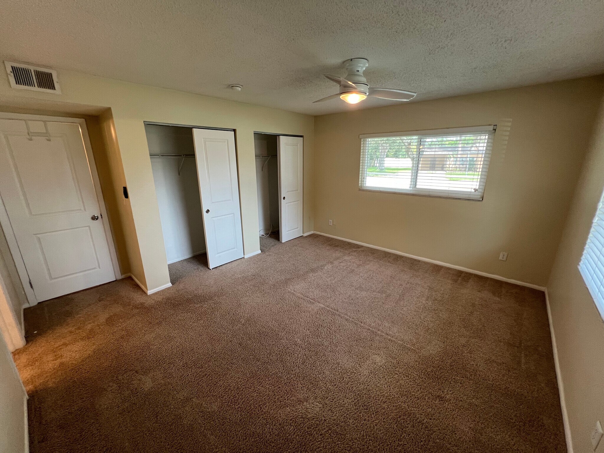 Building Photo - 2 Bed/2 Bath - Unit 21