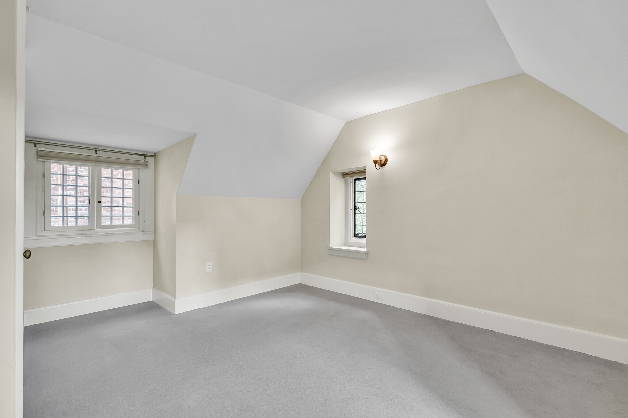 Building Photo - 1789 Beacon St