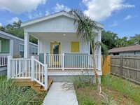 Building Photo - Beautiful Fernandina Beach Cottage!