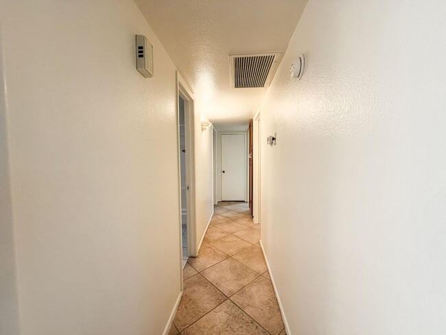 Building Photo - 3-Bedroom Gilbert Home with Tile Floors & ...