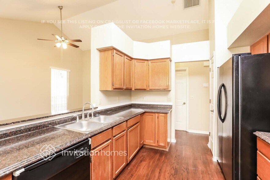 Building Photo - 640 Errol Pkwy