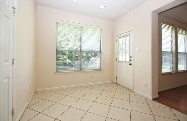 Building Photo - 4602 Rainbow Valley Ct