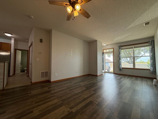 Building Photo - 14649 Sapphire Way