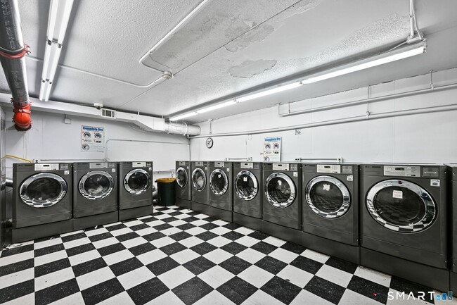 Building Photo - 60 Strawberry Hill Ave