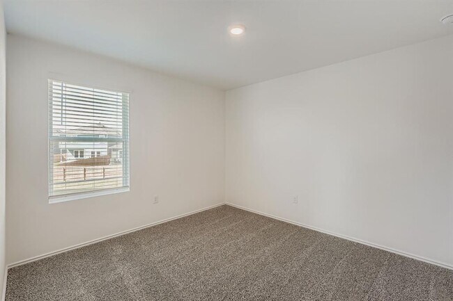 Building Photo - 12112 Douglas Fir Cir