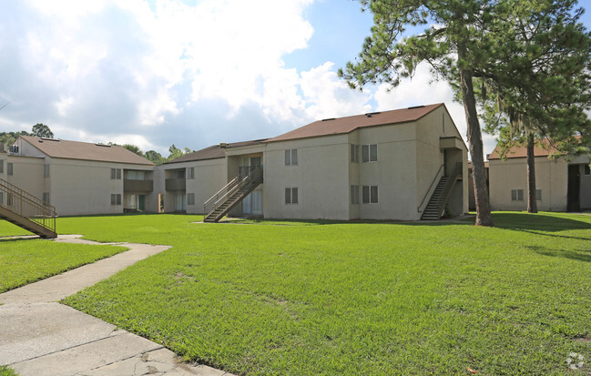 Primary Photo - Beachwood Apartments