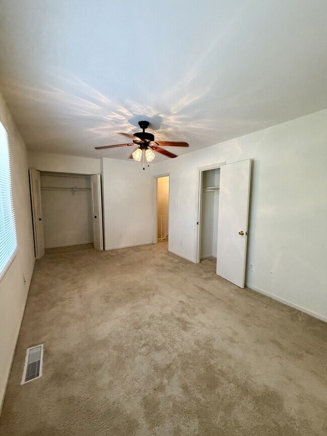 Building Photo - 305 W Cadbury Dr