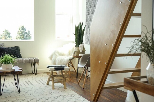 Building Photo - Thomas Street Lofts - 1 bedroom