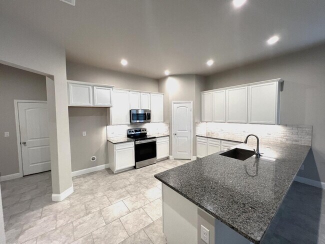 Building Photo - 7506 100th St