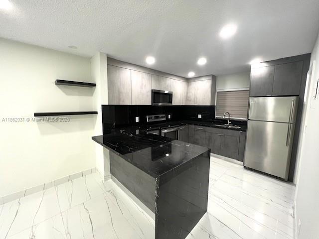 Building Photo - 5140 SW 40th Ave