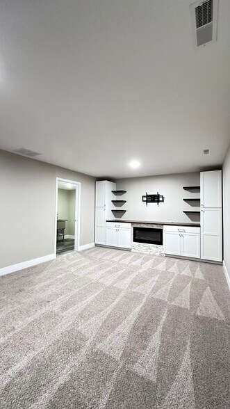 Building Photo - 2830 Blackwood