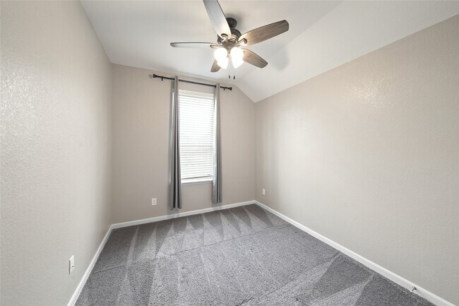 Building Photo - 30023 Vallonea Oak
