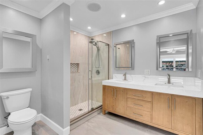Building Photo - 3944 Doral Dr
