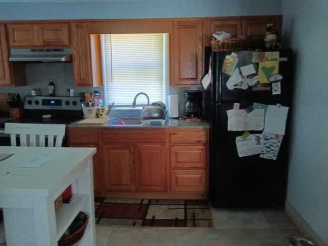 Building Photo - 4 Vars Ln
