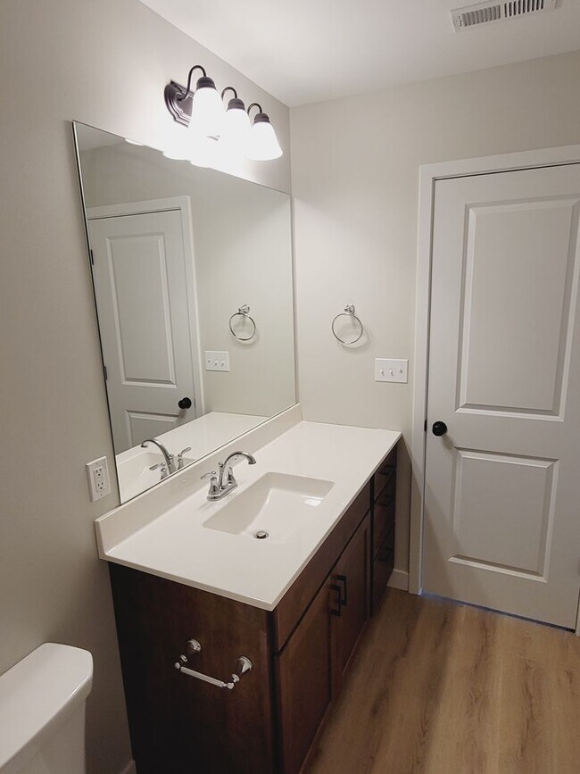 Building Photo - 4604 Alan Ln