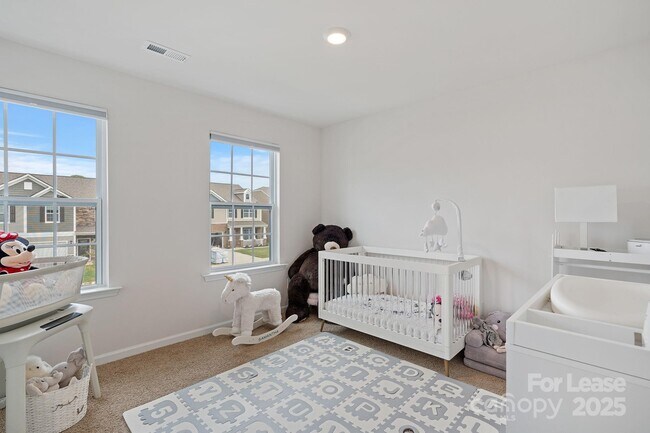 Building Photo - 136 Sequoia Frst Dr