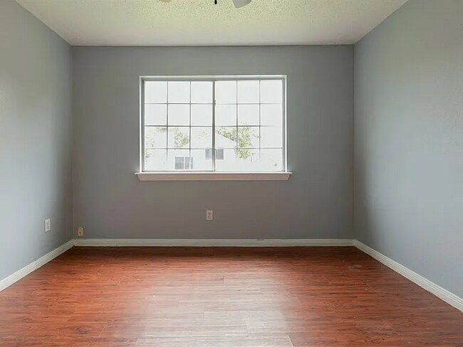 Building Photo - 2103 Whirlaway Dr