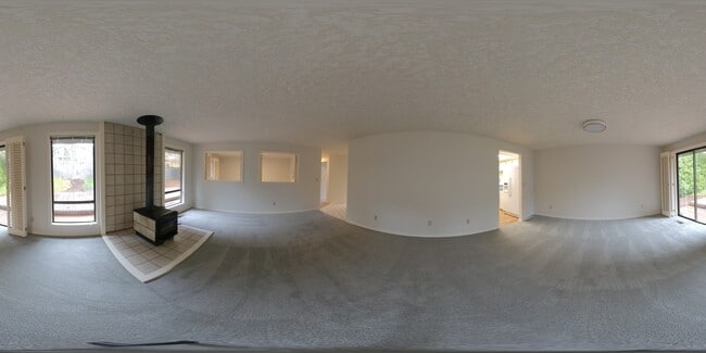 Building Photo - 15729 NE Fremont St