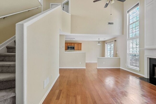 Building Photo - 3325 Ridgefair Dr