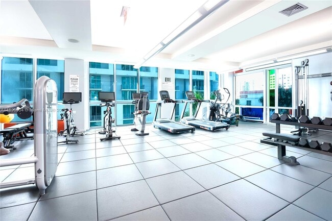 Building Photo - 333 NE 24th St