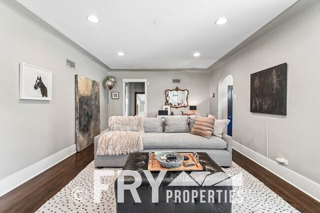 Building Photo - 3322 W 46th Ave