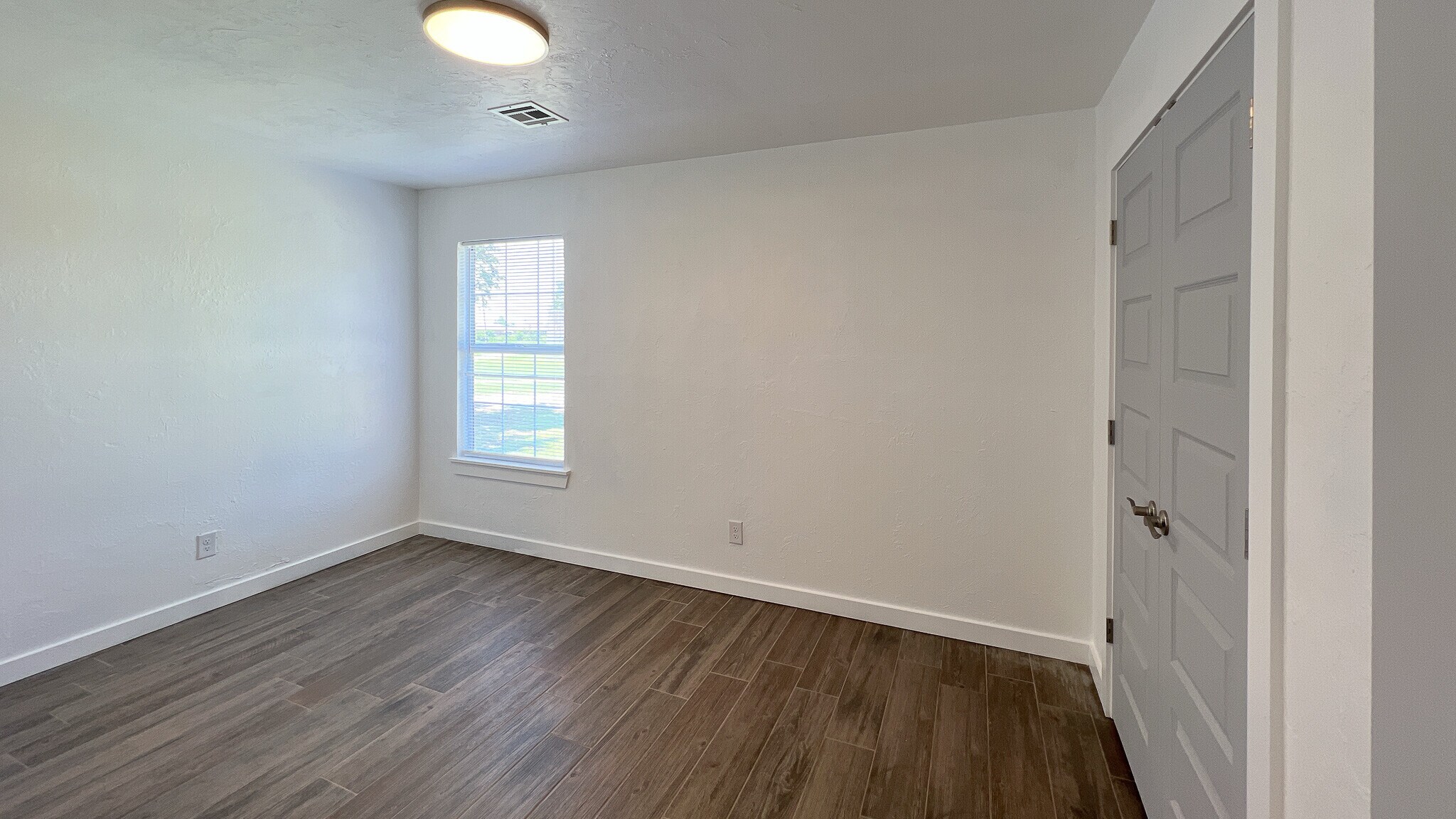 Building Photo - 601 W Caddo St