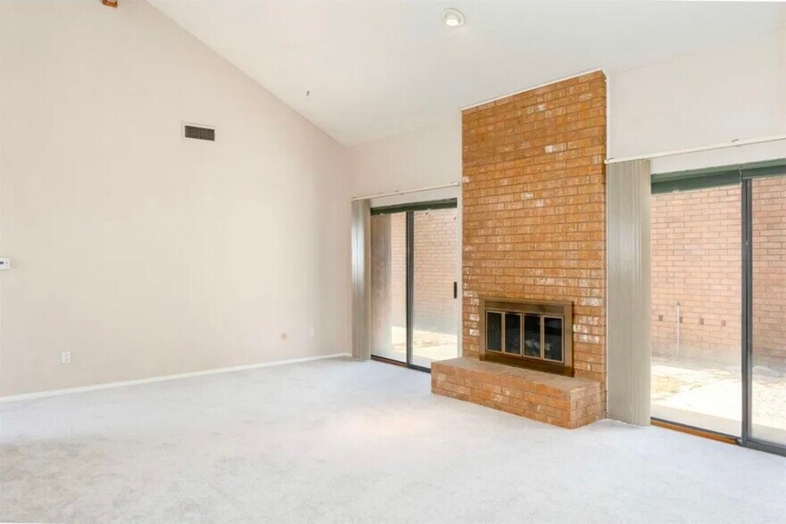 Building Photo - 616 Placid Cir