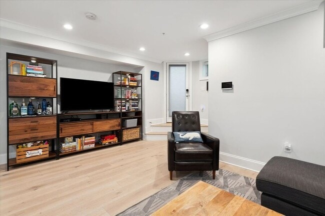 Building Photo - 2150 Florida Ave NW