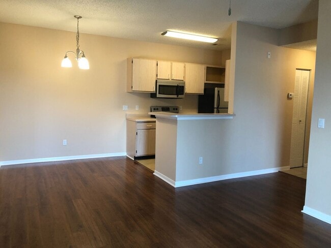 Building Photo - 717 Secret Harbor Ln