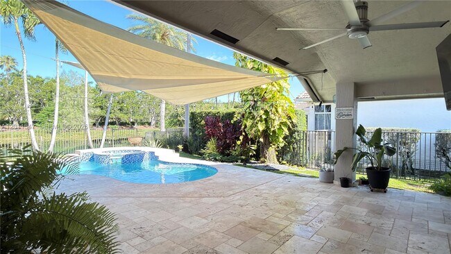 Building Photo - 3767 Oak Ridge Cir