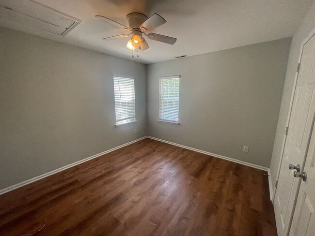 Building Photo - MOVE IN SPECIAL $500 Security Deposit, 1/2 off a month's rent with approved Credit background UNC...