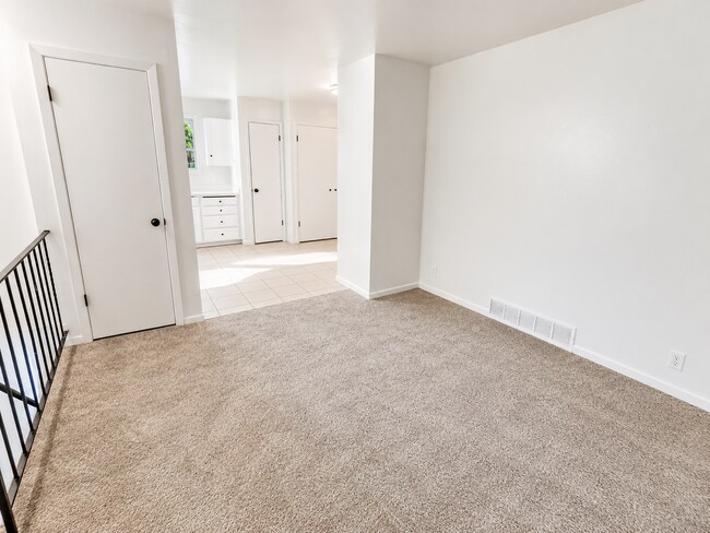 Building Photo - 51 W 1100 S