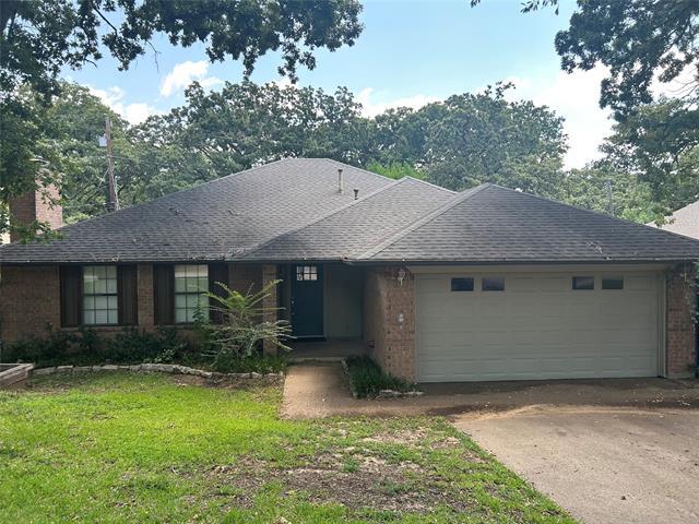 Primary Photo - 820 Lake Forest Ct