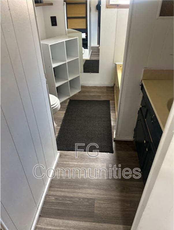 Building Photo - 123 Tuckaway Ln